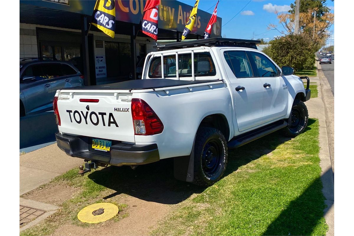 2017 Toyota Hilux SR GUN126R