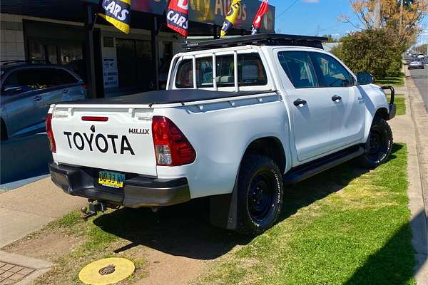 2017 Toyota Hilux SR GUN126R