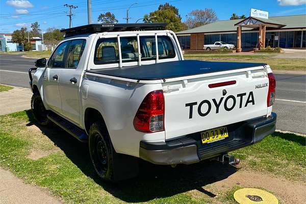 2017 Toyota Hilux SR GUN126R