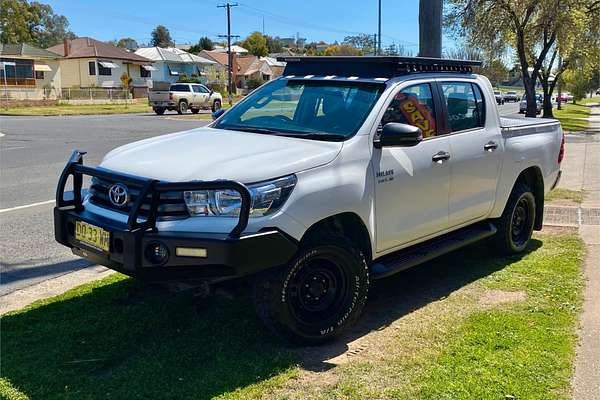 2017 Toyota Hilux SR GUN126R