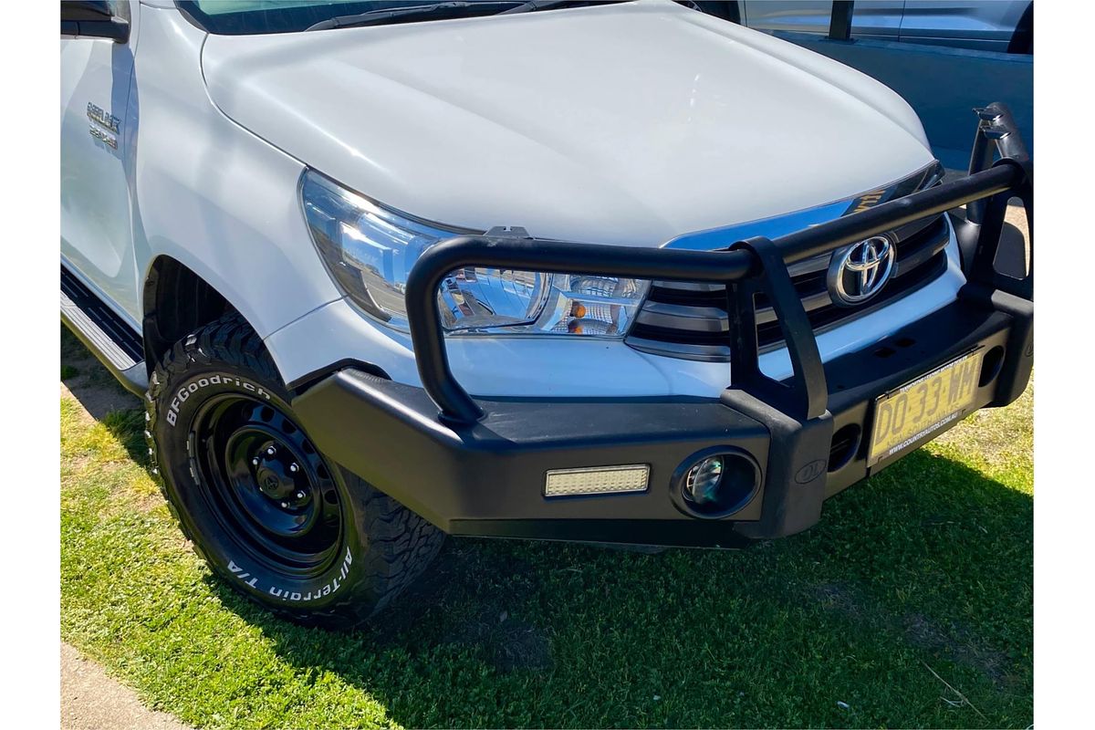 2017 Toyota Hilux SR GUN126R