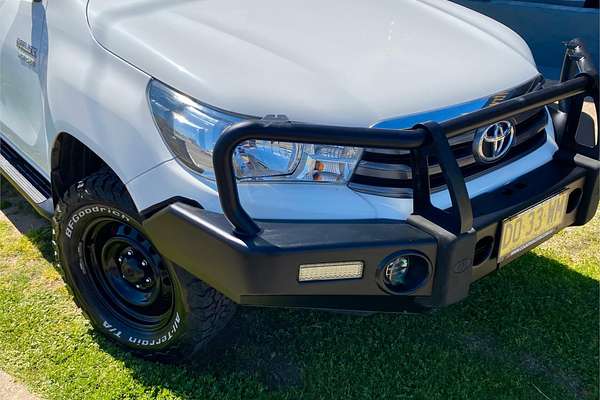 2017 Toyota Hilux SR GUN126R