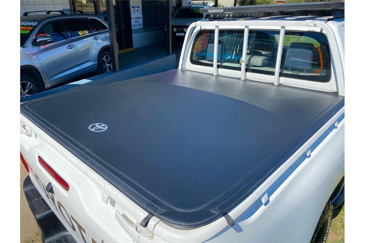 2017 Toyota Hilux SR GUN126R