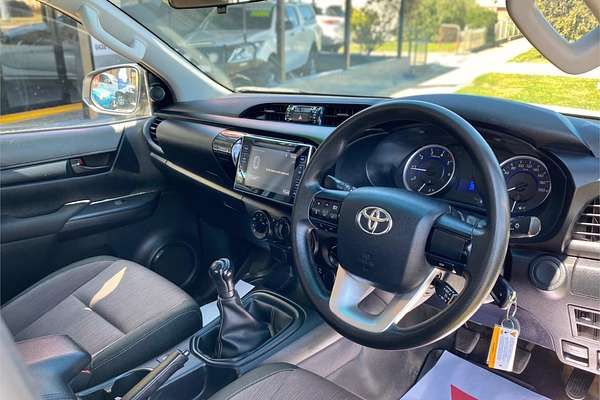 2017 Toyota Hilux SR GUN126R