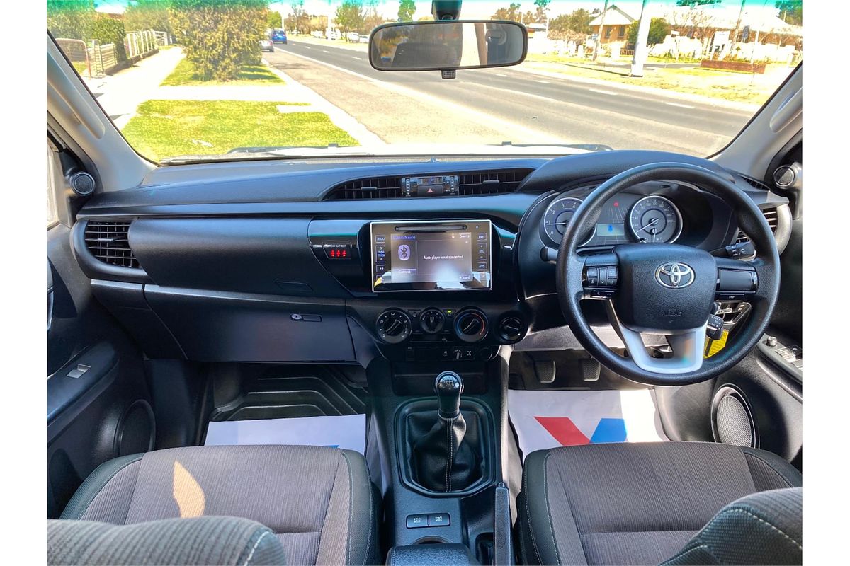 2017 Toyota Hilux SR GUN126R