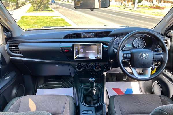 2017 Toyota Hilux SR GUN126R