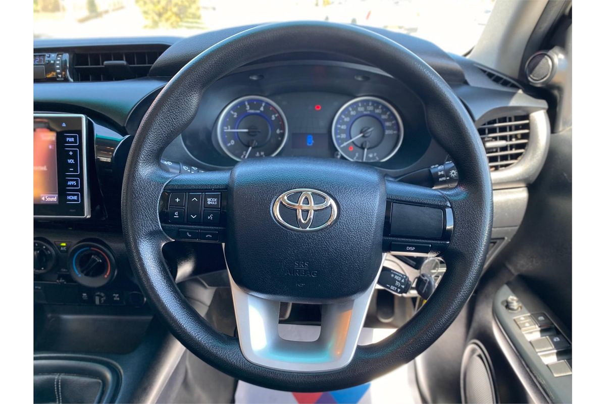 2017 Toyota Hilux SR GUN126R