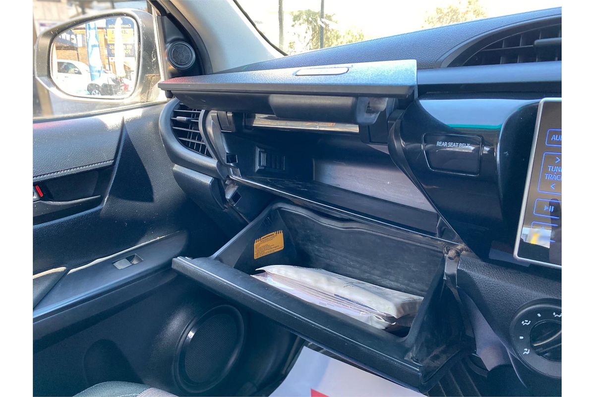 2017 Toyota Hilux SR GUN126R