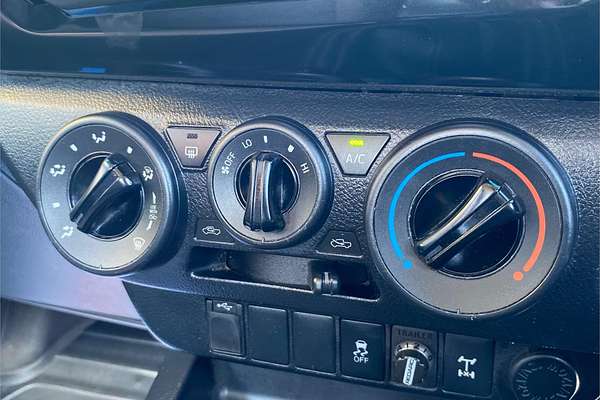 2017 Toyota Hilux SR GUN126R