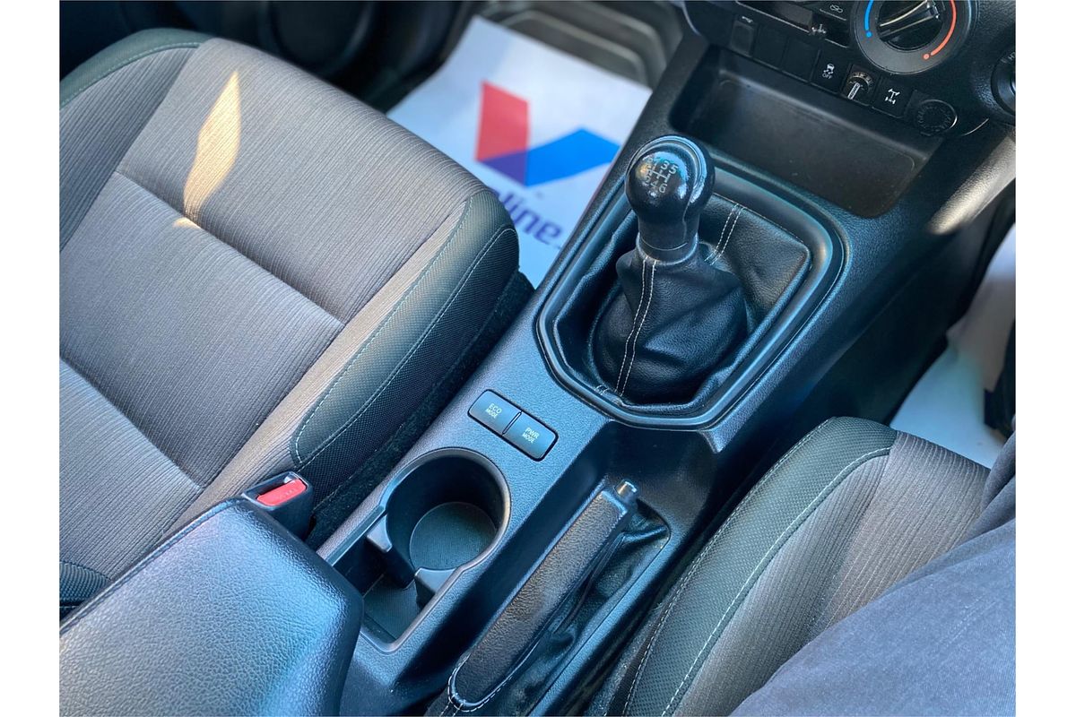 2017 Toyota Hilux SR GUN126R