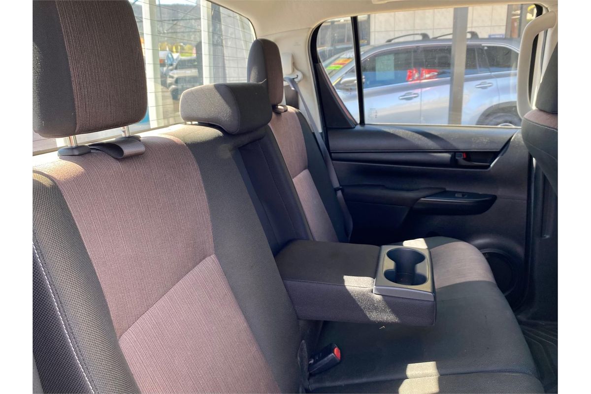 2017 Toyota Hilux SR GUN126R