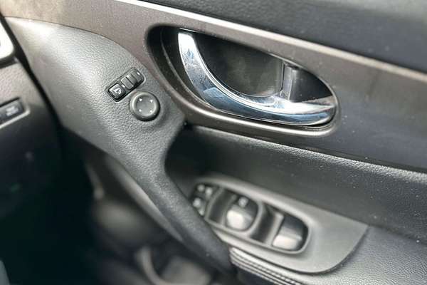 2014 Nissan X-TRAIL ST T32