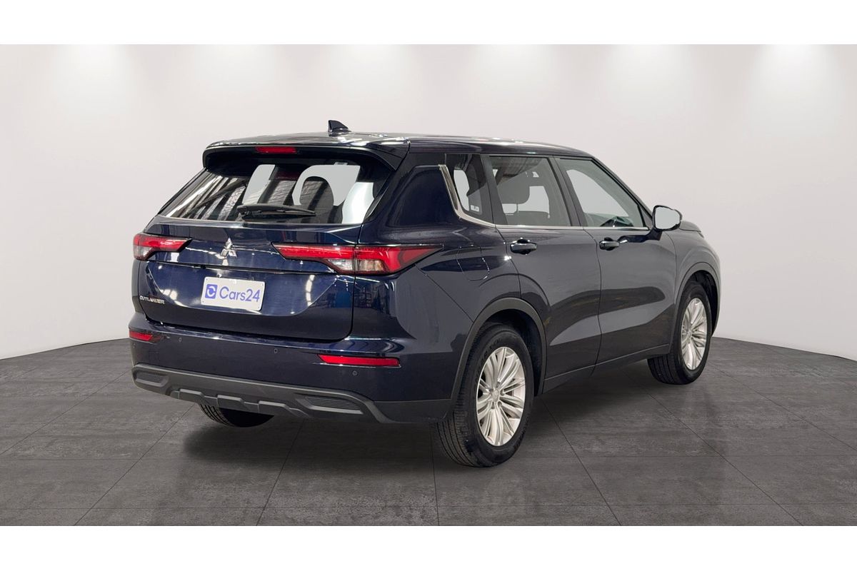 2023 Mitsubishi Outlander ES ZM