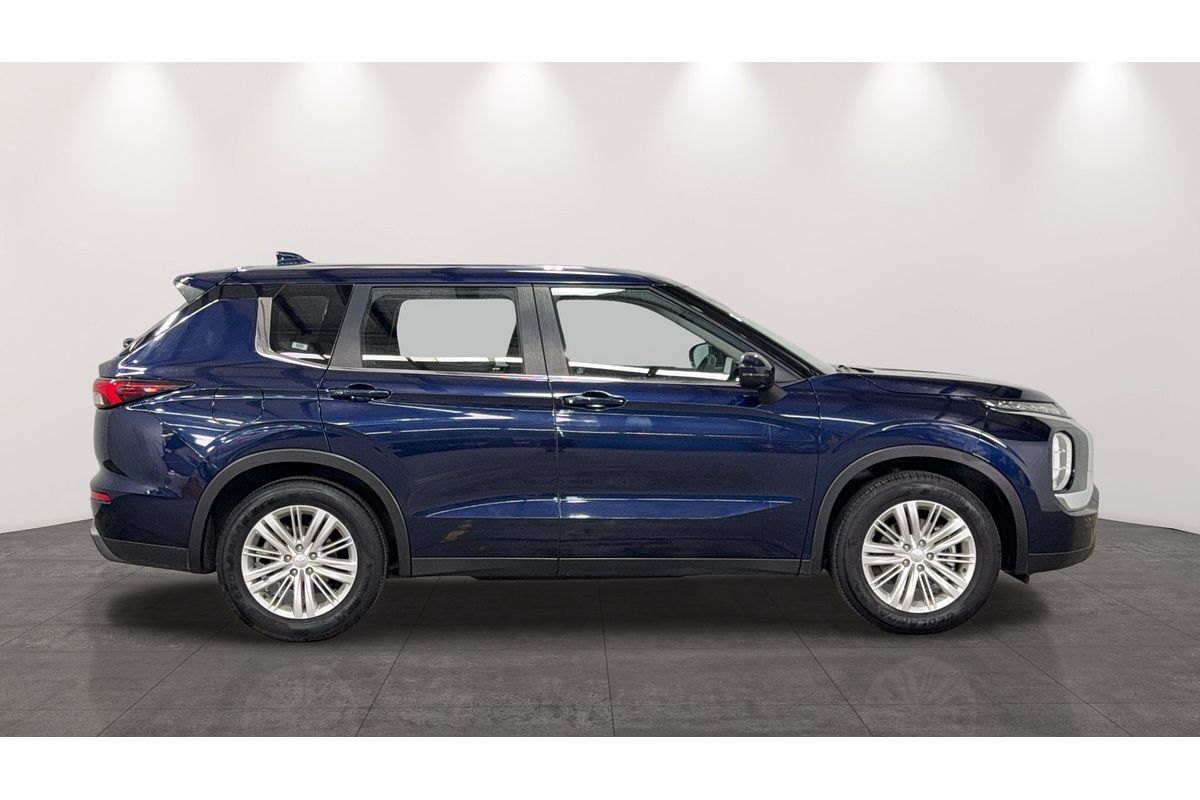 2023 Mitsubishi Outlander ES ZM