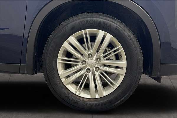 2023 Mitsubishi Outlander ES ZM