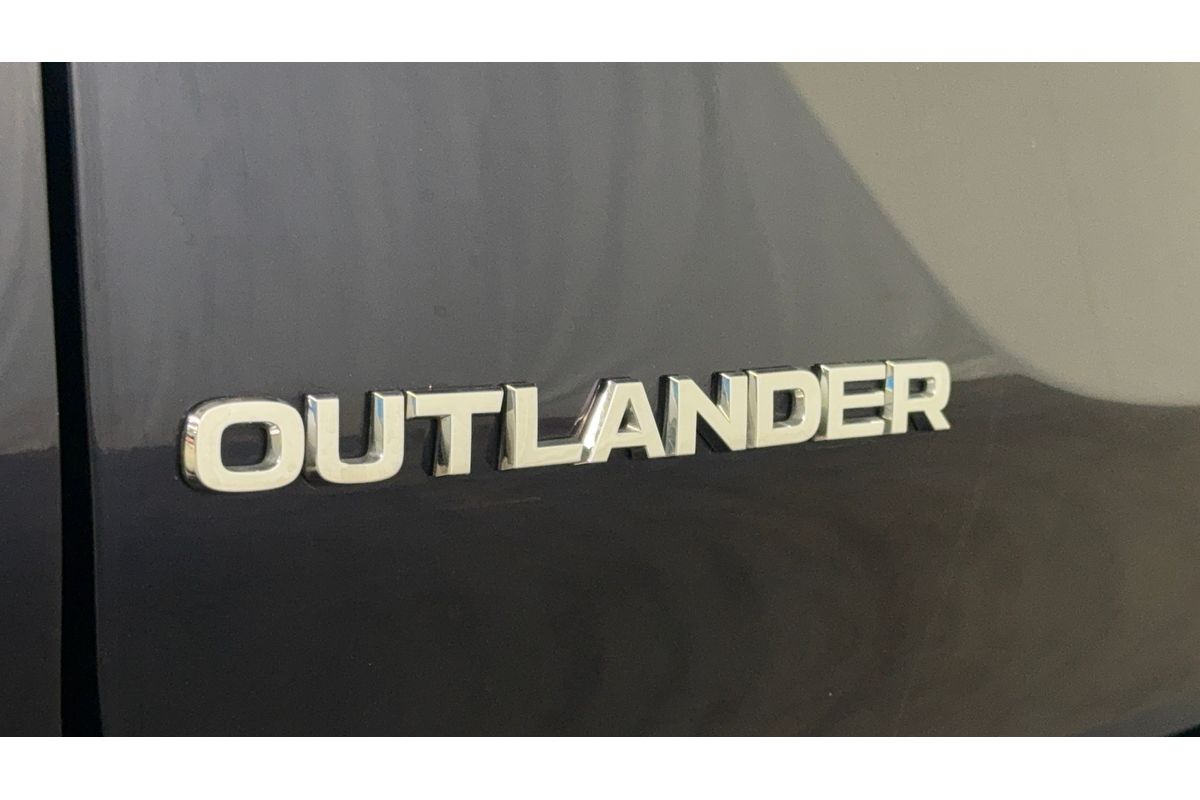 2023 Mitsubishi Outlander ES ZM