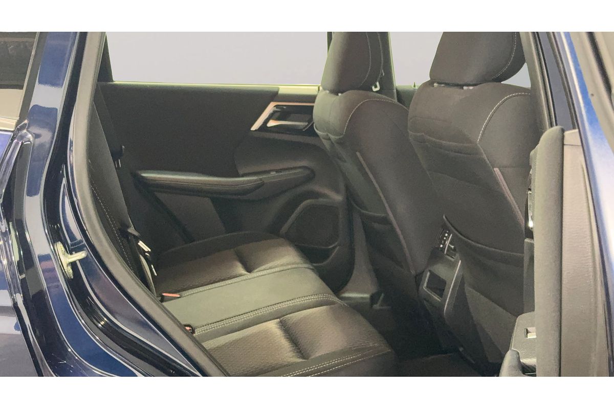 2023 Mitsubishi Outlander ES ZM
