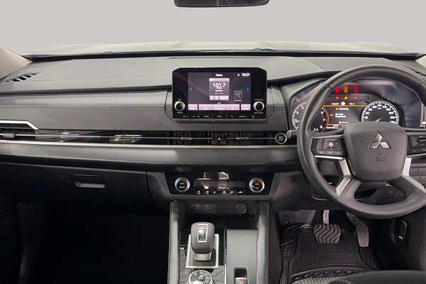 2023 Mitsubishi Outlander ES ZM