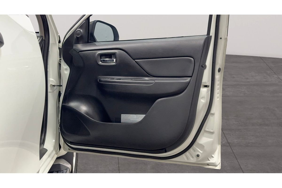 2019 Mitsubishi Triton GLX+ MR 4X4