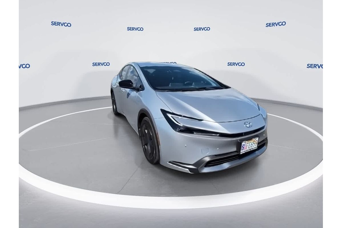 2025 Toyota Prius SE
