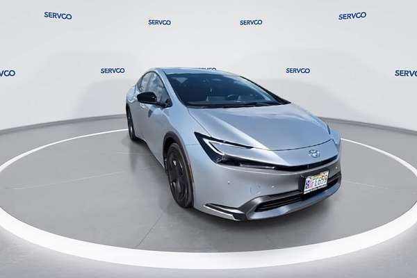 2025 Toyota Prius SE