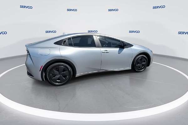 2025 Toyota Prius SE