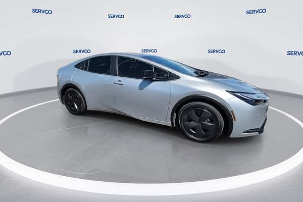 2025 Toyota Prius SE