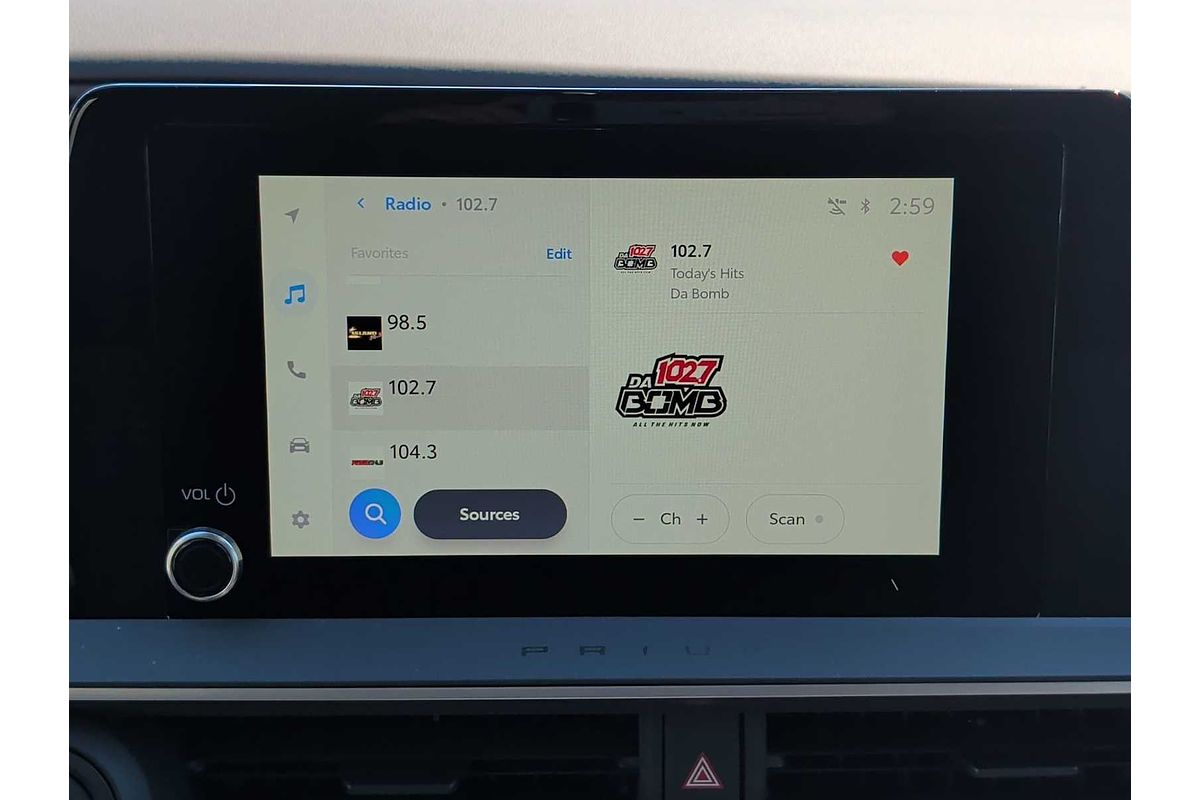 2025 Toyota Prius SE