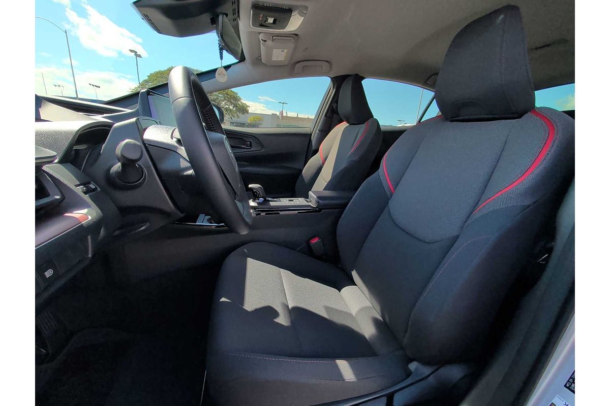 2025 Toyota Prius SE