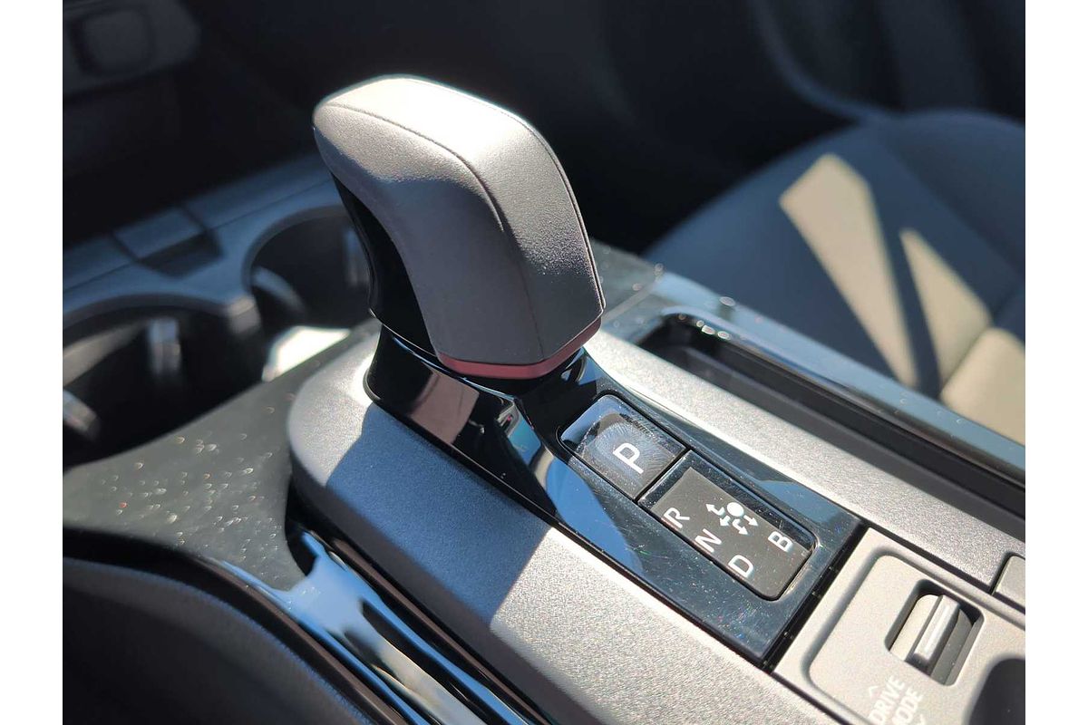 2025 Toyota Prius SE