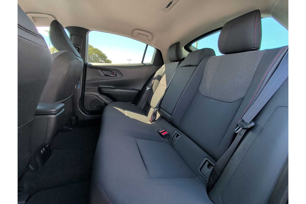 2025 Toyota Prius SE