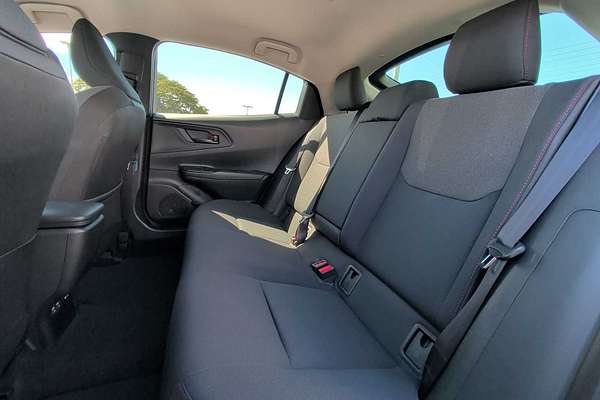 2025 Toyota Prius SE
