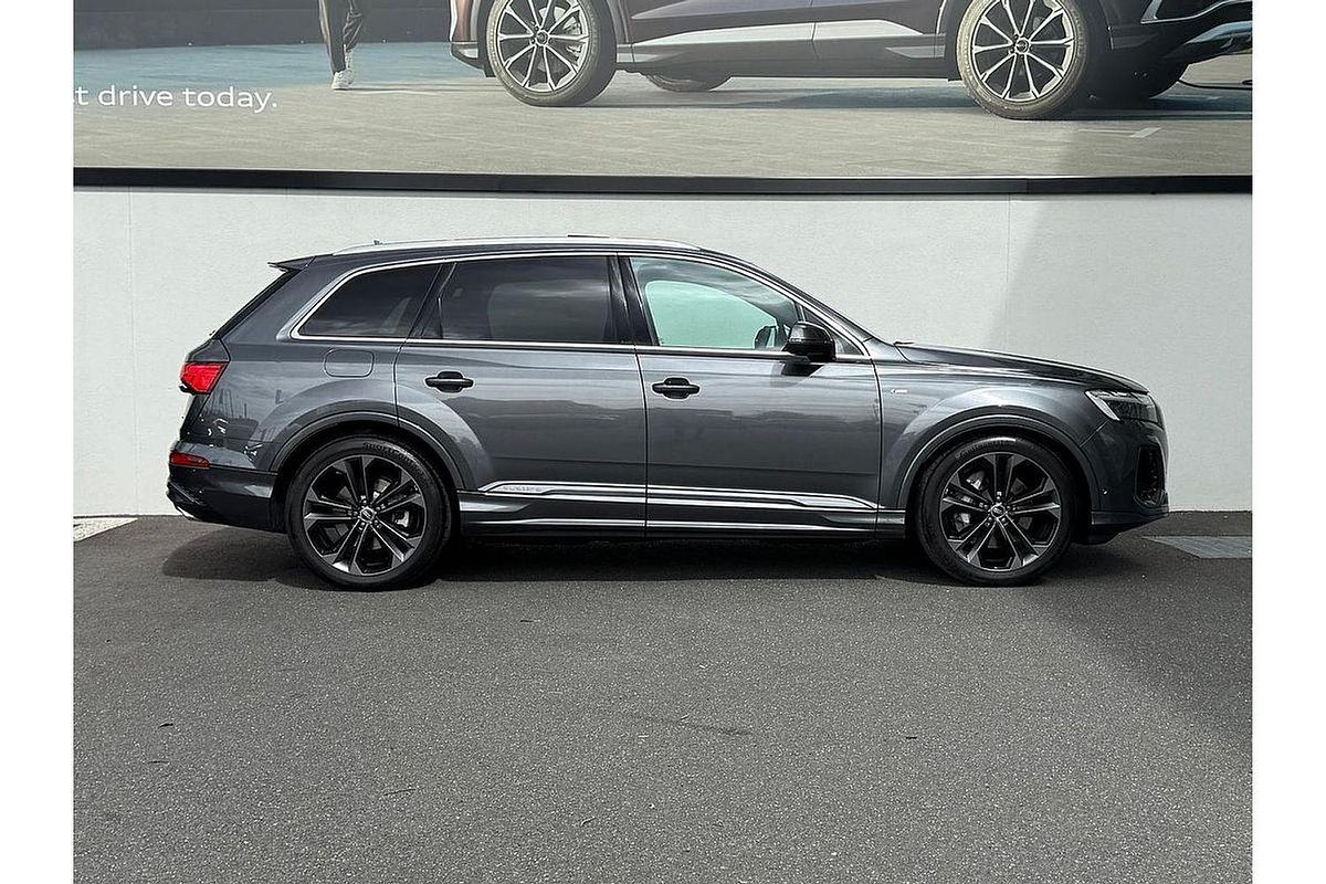 2024 Audi Q7 55 TFSI S line 4M