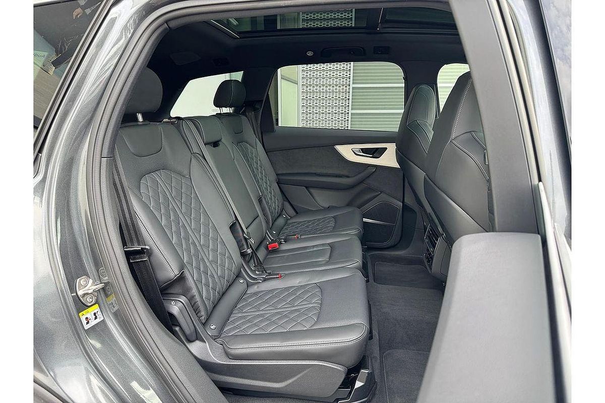2024 Audi Q7 55 TFSI S line 4M