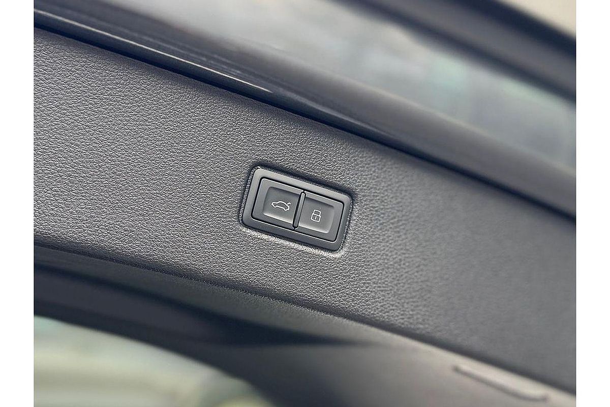 2024 Audi Q7 55 TFSI S line 4M