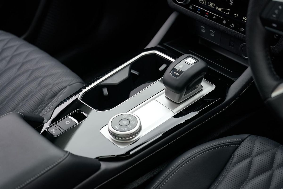 2025 Mitsubishi Outlander Exceed ZM