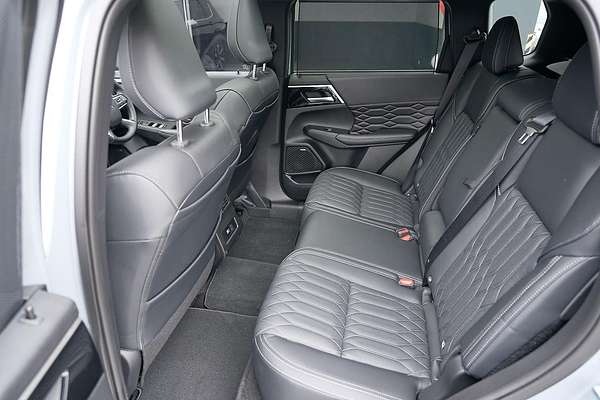 2025 Mitsubishi Outlander Exceed ZM