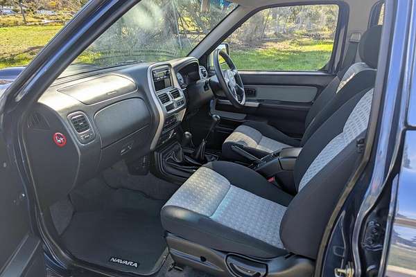 2010 Nissan Navara ST-R D22 4X4