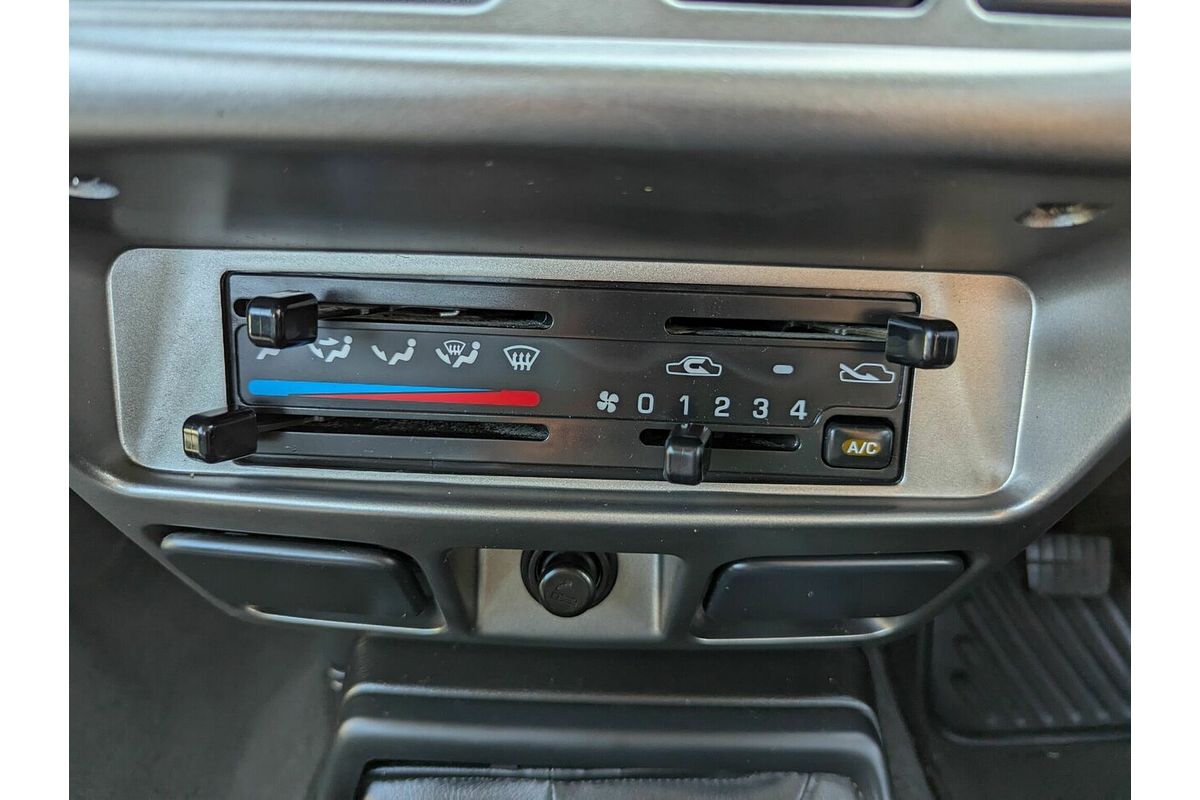 2010 Nissan Navara ST-R D22 4X4