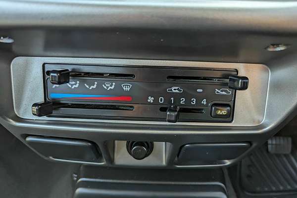 2010 Nissan Navara ST-R D22 4X4