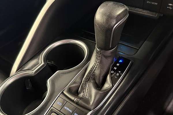 2019 Toyota Camry SX ASV70R