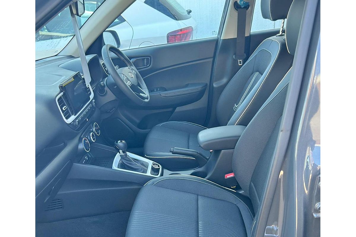 2025 Hyundai Venue Active QX.V5