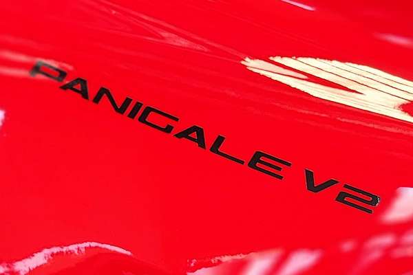2025 Ducati PANIGALE V2