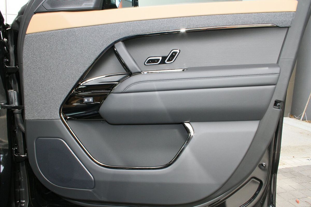 2025 Land Rover Range Rover Sport D350 Dynamic HSE L461