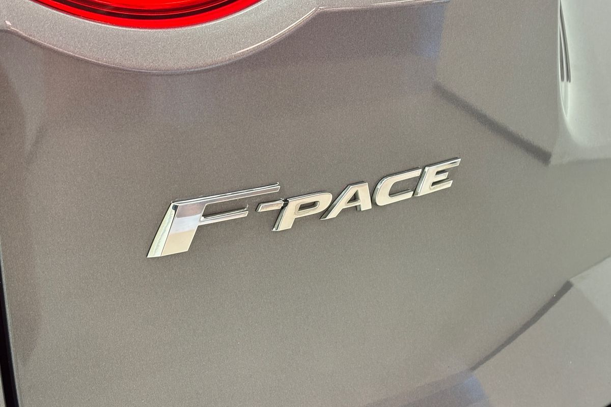 2017 Jaguar F-PACE 30d R-Sport X761