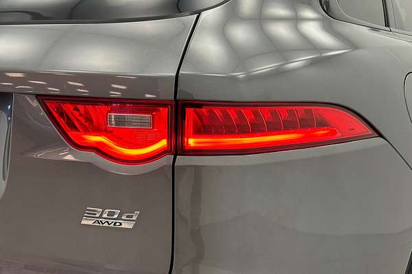 2017 Jaguar F-PACE 30d R-Sport X761