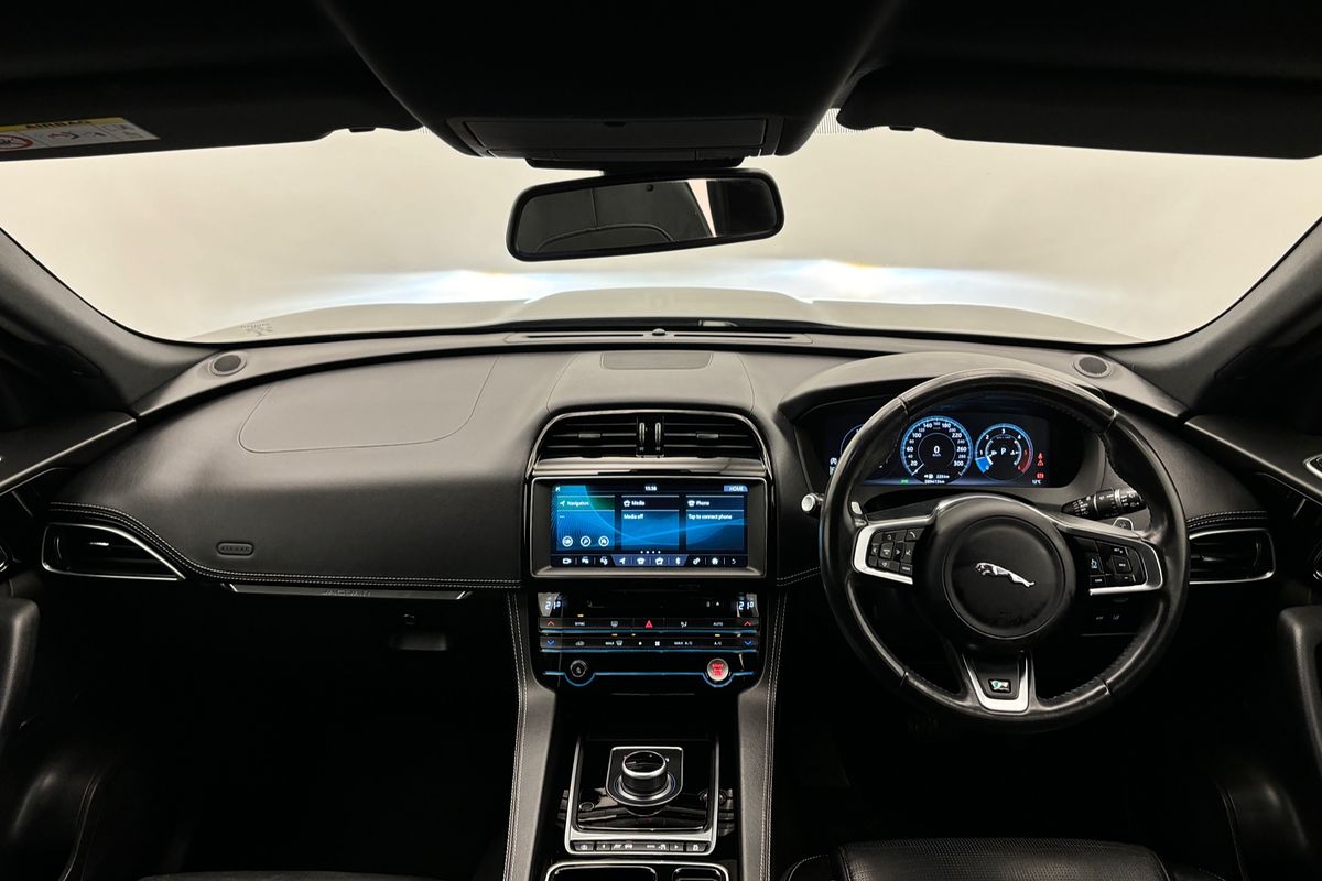 2017 Jaguar F-PACE 30d R-Sport X761