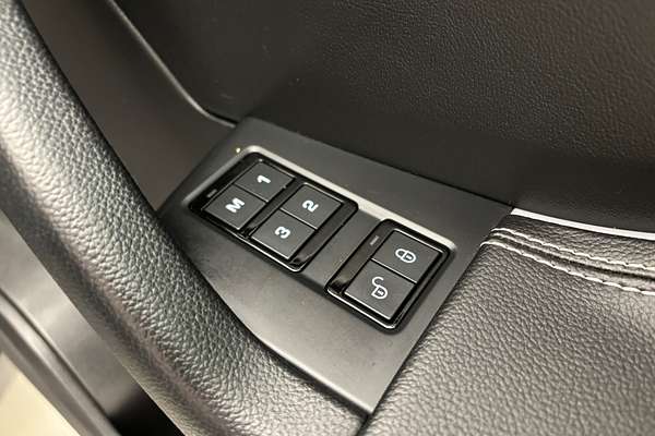 2017 Jaguar F-PACE 30d R-Sport X761