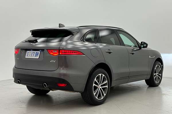 2017 Jaguar F-PACE 30d R-Sport X761