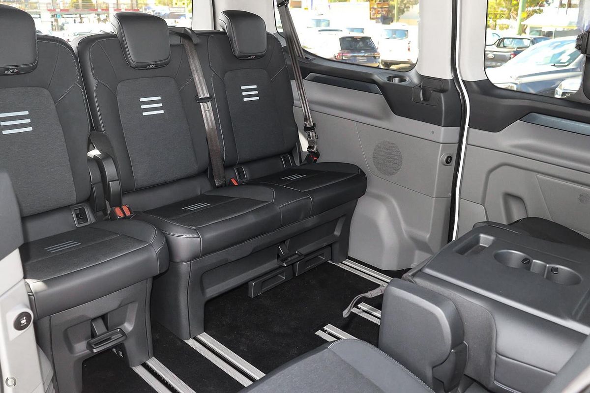 2025 Ford Tourneo Active AV SWB